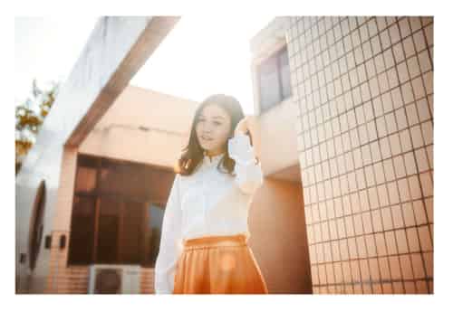 金色照耀下的忧伤
