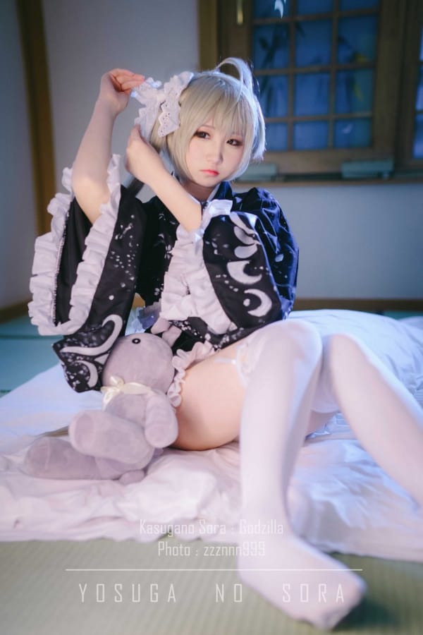 可爱萌妹子身穿和服cosplay动漫美女春日野穹