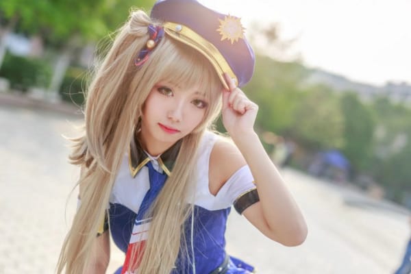 白皙性感学生妹cosplay南小鸟警司制服诱惑