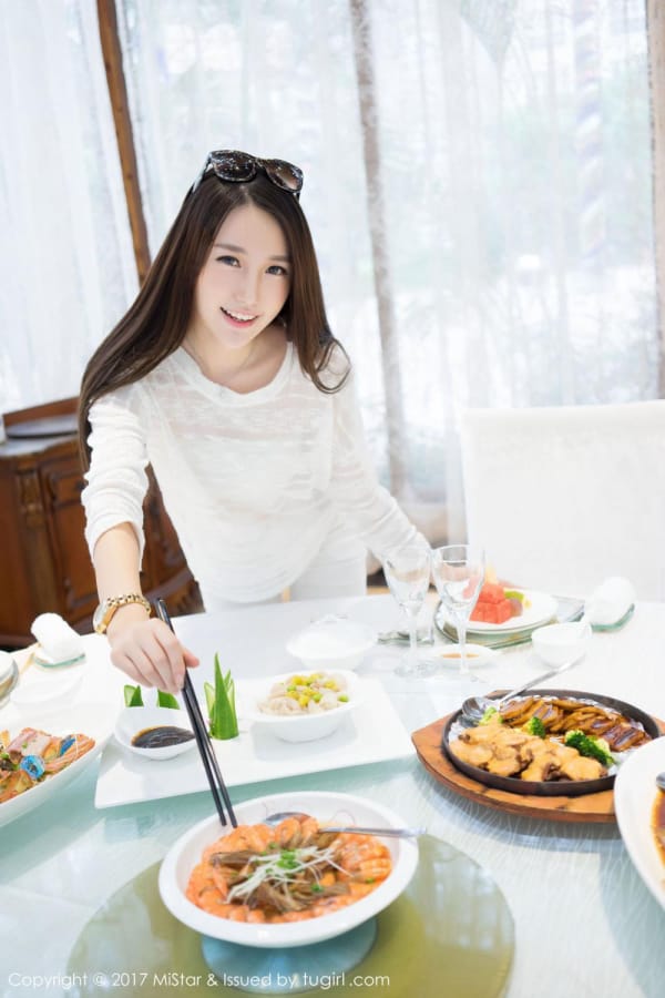 魅妍社美女模特刘奕宁Lynn丽江比基尼浴袍旅拍