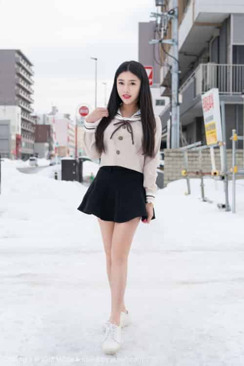 魅妍社性感女神陈嘉嘉Tiffany雪中佳人桃粉肚兜北海道旅拍