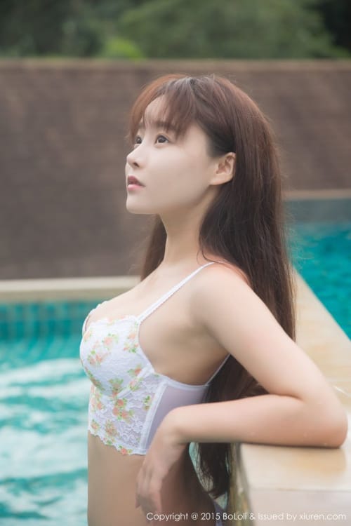 波萝社美少女模特柳侑绮多套装饰波涛汹涌巨乳诱惑私房图