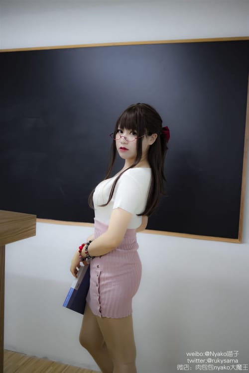 网络红人Nyako喵子《欲求不满的老师》角色扮演大尺度写真