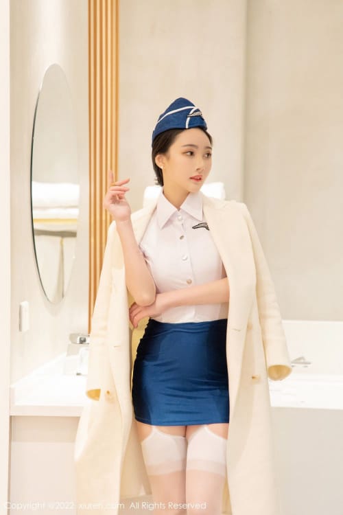 秀人网美女模特summer宝宝空姐制服搭配蓝色短裙诱人写真