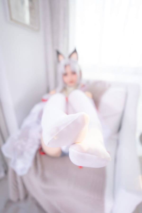 动漫博主神楽坂真冬狐狸装扮丝袜系列胡桃主题性感写真