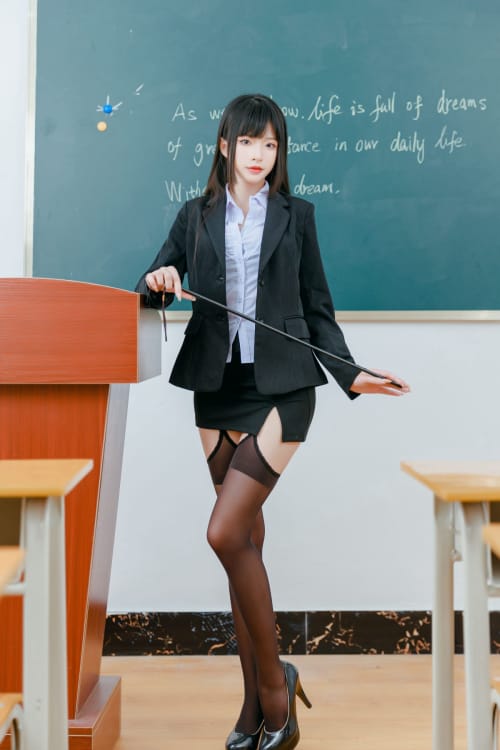 网红尤物清水由乃放学后的秘密辅导女教师OL黑丝系列写真