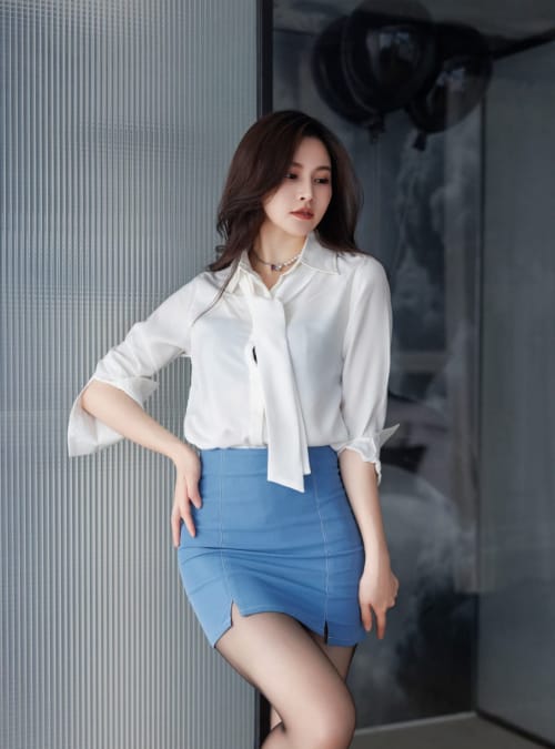 爱蜜社气质美女Vanessa白色上衣搭配蓝色短裙OL系列性感写真