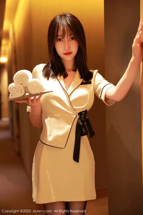 秀人网美女模特玥儿玥er客房经理角色扮演香格里拉旅拍