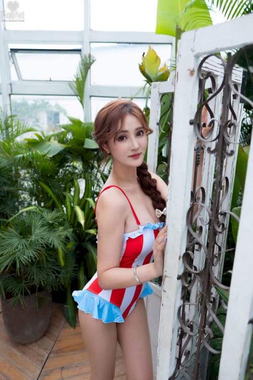 尚物集FetiArt嫩模Martha泳装搭配原色丝袜温室场景写真