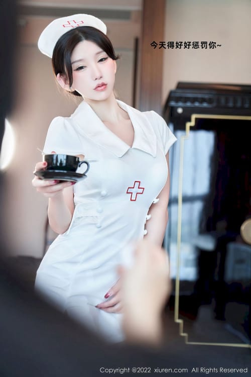 秀人网性感女神周于希Sally护士制服白色丝袜心愿旅拍