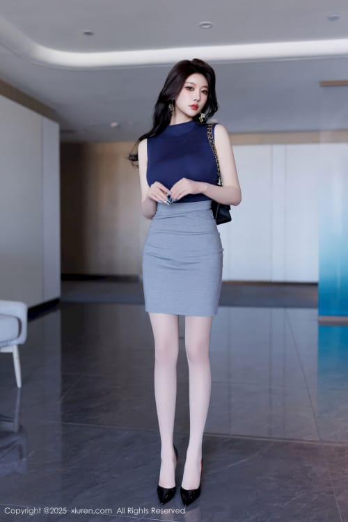 秀人网女神杨晨晨Yome白领OL服饰白色丝袜广西旅拍