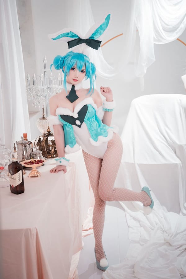 网络美女面饼仙儿网袜兔女郎装扮COS初音未来