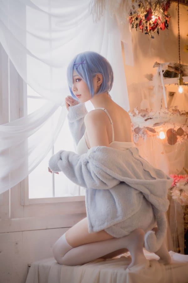 ElyEE子白色丝袜性感服饰 - Rem Pajamas