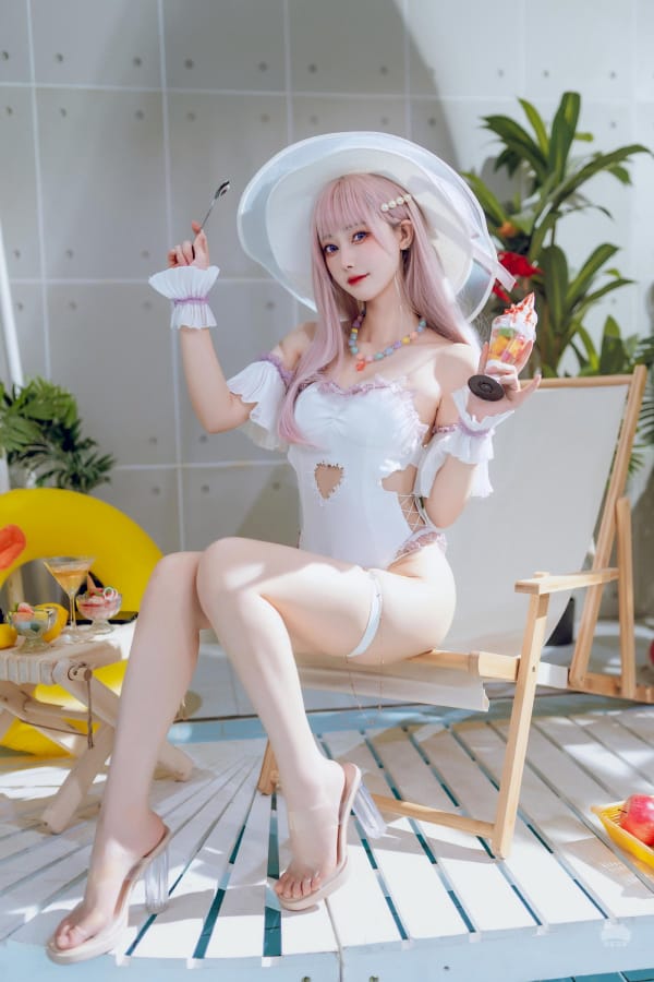 白嫩美女羽生三未清凉美腿 - 碧蓝航线包之泳装