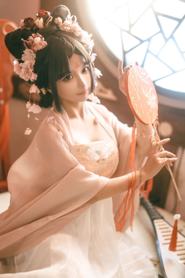 动漫博主蠢沫沫国风古韵服饰 - 汉服下小萝莉