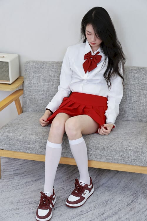 绮梦摄影少女小艺红白配色学院风穿搭青春感拉满