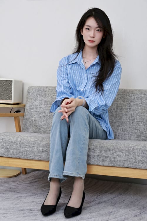 绮梦摄影模特小艺条纹衬衫直筒牛仔裤珍藏套图