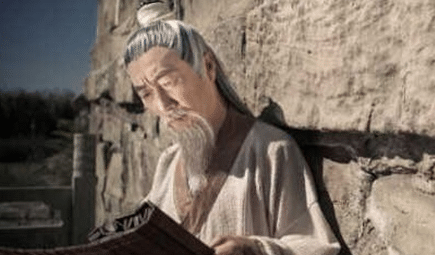 司马迁作为西汉时期的人，他怎么书写西汉之前的历史？