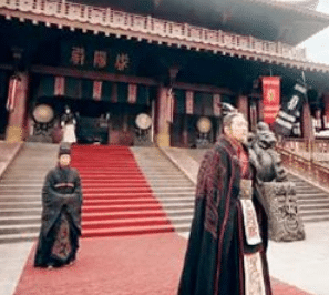 在古代人们是如何穿衣的？有何讲究