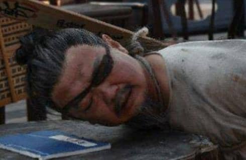 古代死囚吃的断头饭为何放一块臭肉？