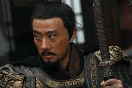 刘表在荆州站稳脚跟之后，其麾下招揽了哪十大武将？