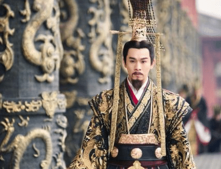 古代皇帝的龙袍不能水洗 皇帝穿臭了怎么办