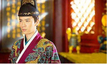 面对藩王的威胁时，朱允炆为何采取以雷霆手段去削藩？