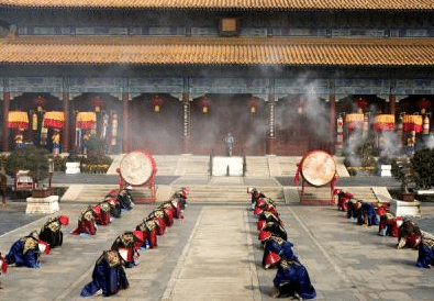 清朝皇帝每天都要早朝吗？不早朝行不行？