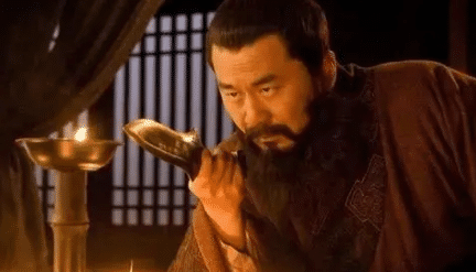 从洛阳北部尉到成为兖州牧，曹操明白了一个什么道理