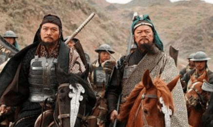 关羽和张飞之前都是什么职业？为何像上了多年战场一样？