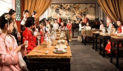 古人一天吃几顿饭 一日三餐什么时候开始的