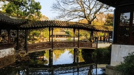 苏州古典园林简介：明代的拙政园中花园有哪些建筑？