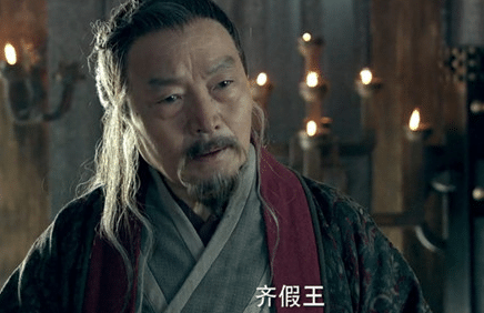 刘表为了能够在荆州立足，其麾下招揽了哪些知名谋士？